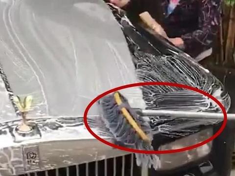 速递!新鲜的“劳斯莱斯“资讯全在这，看我就够了