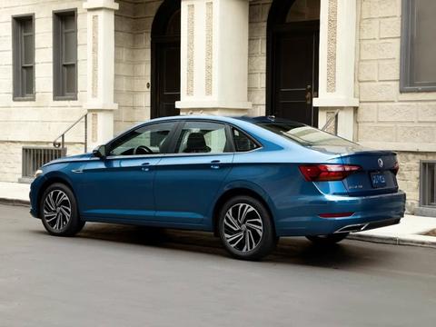 想知道“紧凑型三厢车“近期资讯盘点，你想要的这里都有