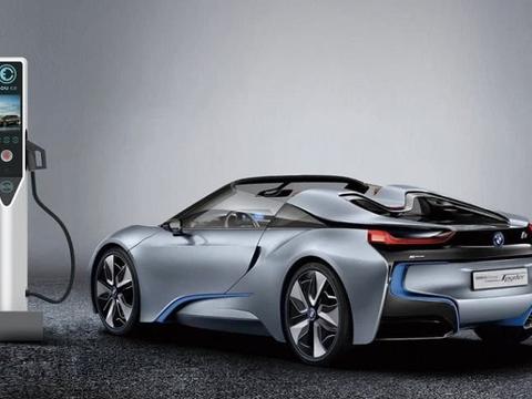 同样跑500公里，烧油多少钱，烧电多少钱？真相出来惊呆了！