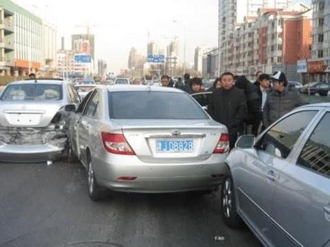 第三者险需要购买100万？听完车险员的话，车主：被坑惨了