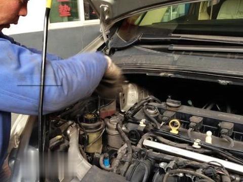 清理积碳，换火花塞仍不能解决车子抖动问题？别傻了，因为没换它