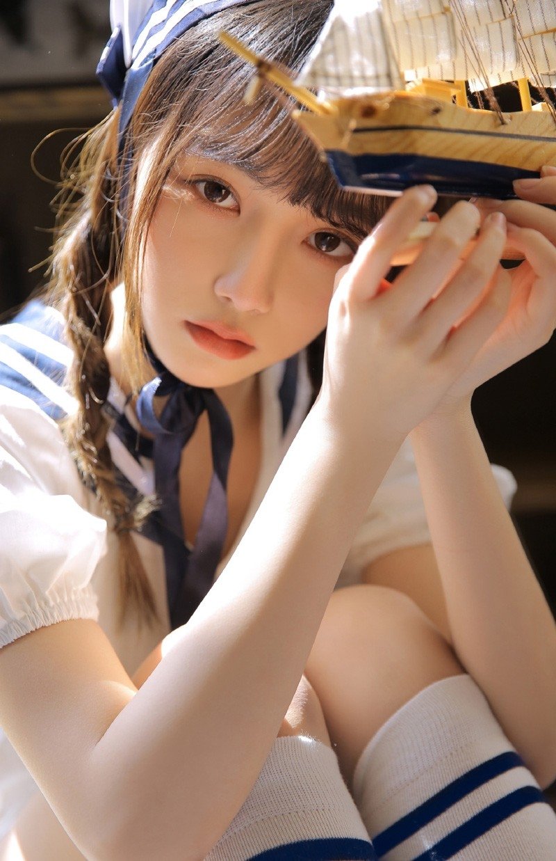极品小清新美女萝莉性感白丝袜撩人水手服大尺度私房写真集