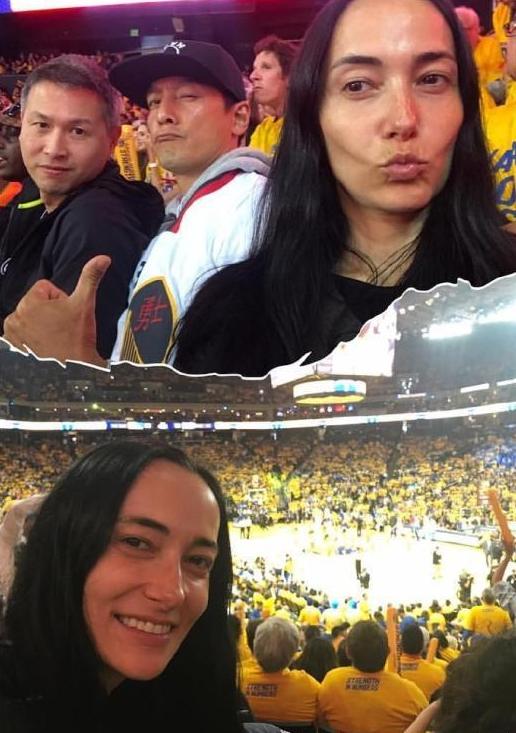 相恋17年，吴彦祖罕见携老婆走红毯，妻子老得也太快了