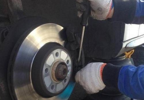 汽车在4s店保养时，需要在旁边盯着吗？听听老车主怎么说