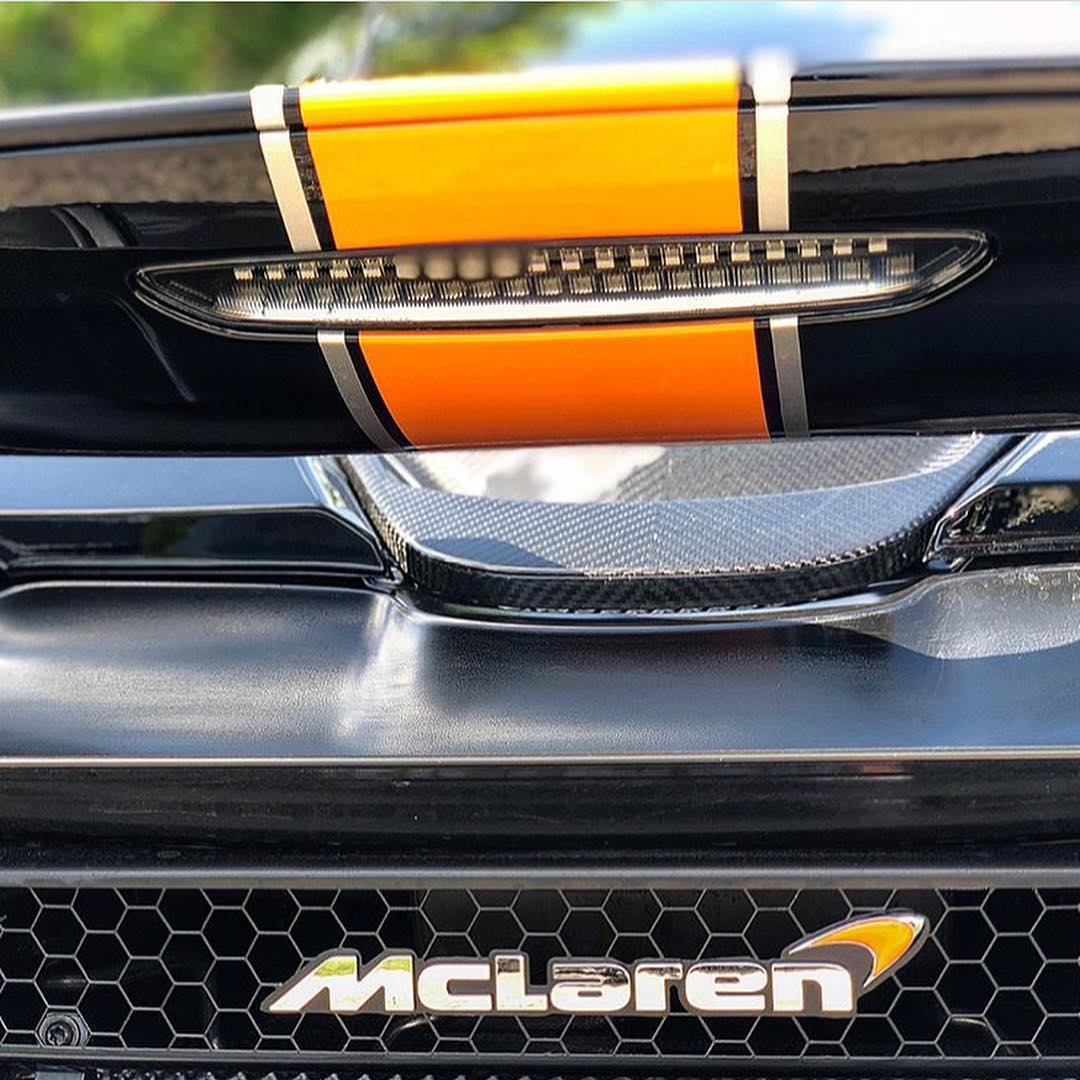 在迈凯轮，总会有一个赛车条纹的地方！