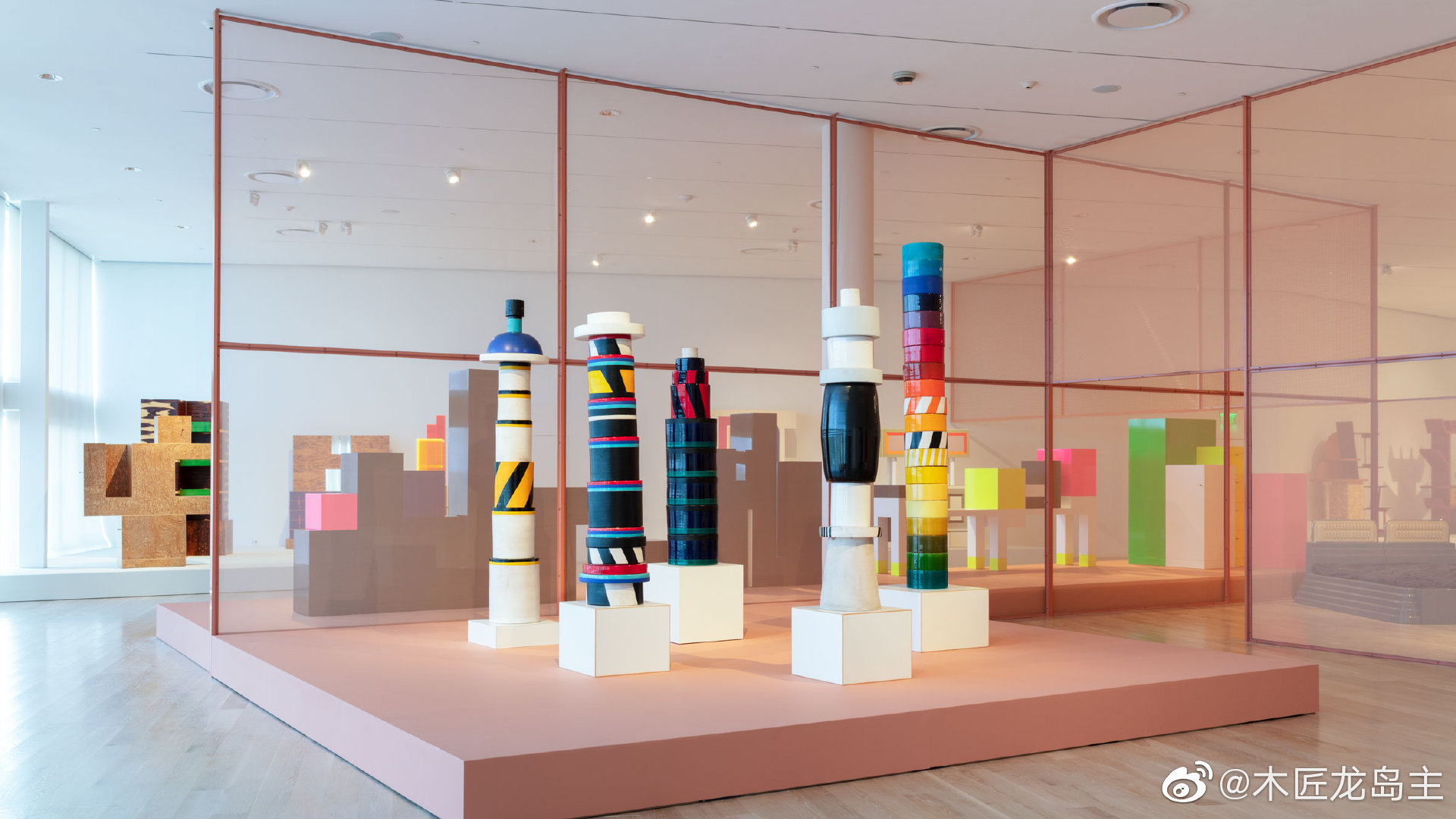 毛主席汽车摆件正面朝哪摆放