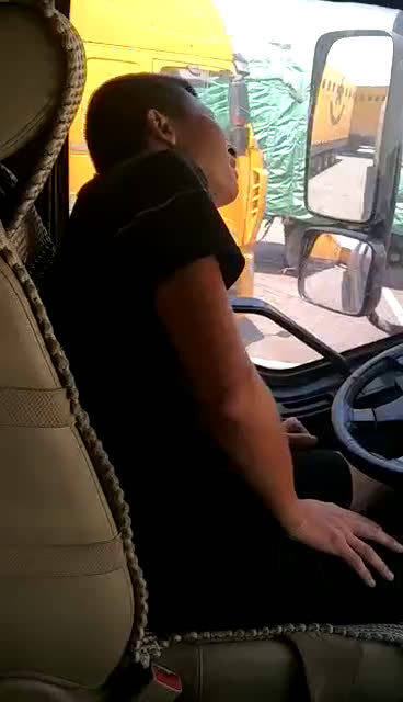 这可能是卡车司机里歌唱的最好的。