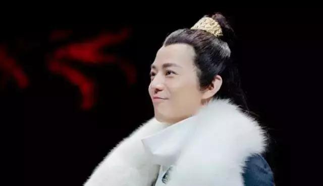 何炅的变装秀让赵薇、章子怡自愧不如,从梅长苏到小燕子都能驾驭