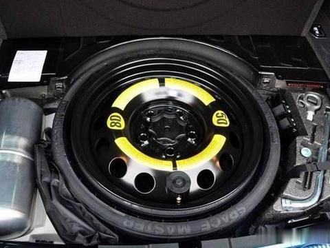 备胎放在车里5年没用过，需要更换吗？车主：幸亏早知道！