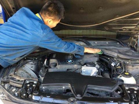 到目的地直接熄火下车？聪明人随手多做一步，能让发动机多用5年