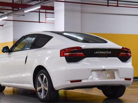 又一国产轿跑火了！无框车门+隐藏门把手，6.9秒破百仅11W