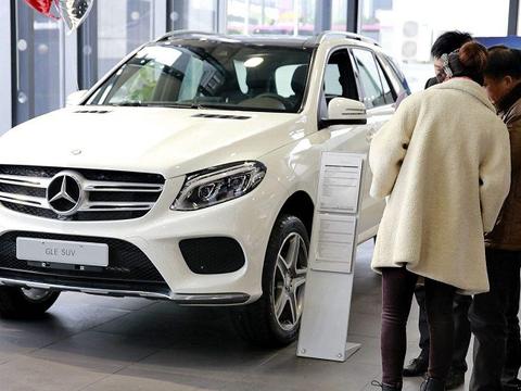 买车时4S店“强制”你买车险，该如何是好？内行人：一句话搞定