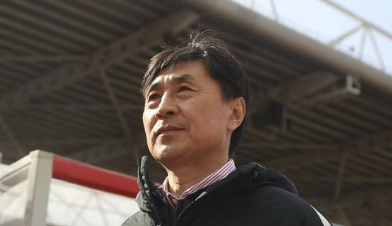 贾秀全曾不堪压力想辞职，球迷喷他小肚鸡肠，幸好足协极力挽留