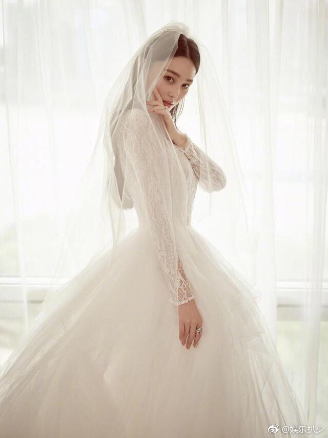 女明星婚纱照,唐嫣梦幻,刘诗诗柔美,赵丽颖霸气