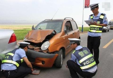 买车险到处都有坑？退休老交警：你若非土豪，买这3种准没差