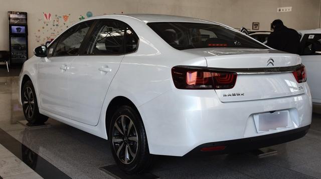 又一法系车“认输”!12万一口气降到8万,5L油比卡罗拉厚道