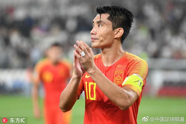 谢谢你队长!郑智赛后哭到不能自已 暗示这已是