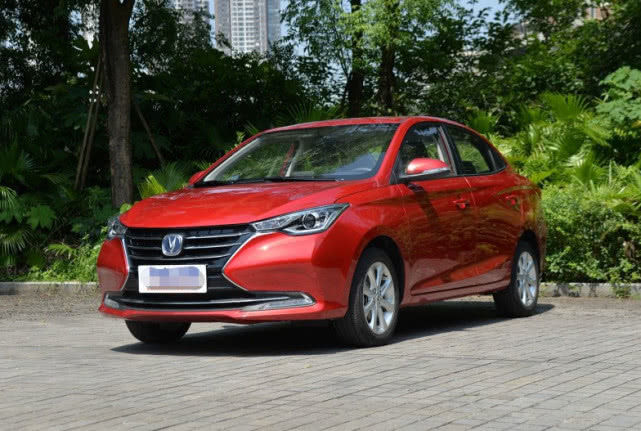 它堪称“最廉价的家用车”,百公里油耗5.2L,卖5万不到