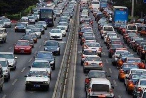 一辆车可以在高速上一直开多久老司机告诉你，这数不能超了