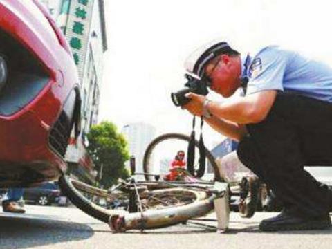 退休保险公司高管：假如你不是富2代，只买这3种车险就足够了