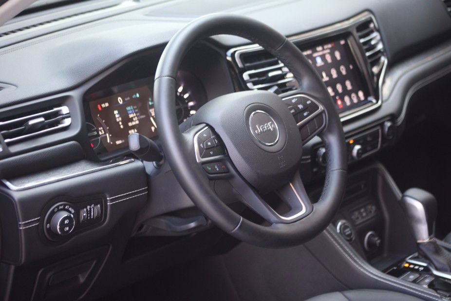 亲身试驾Jeep指挥官PHEV,它真的省油吗?