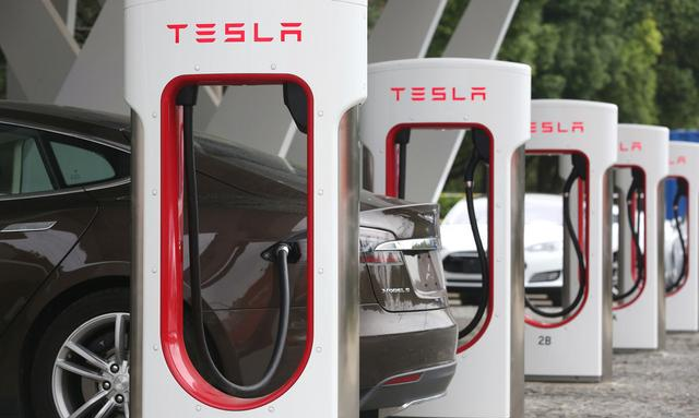 充电桩是新能源车“卖水人”，但它是一门值得投入的好生意吗？