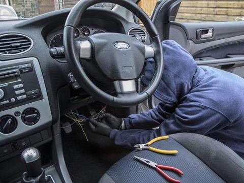 汽车熄火后，千万不要做的几件事！修车老师傅：否则车子寿命大减