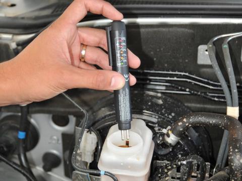 能坑一个算一个，4S店都爱给小白做这些保养！