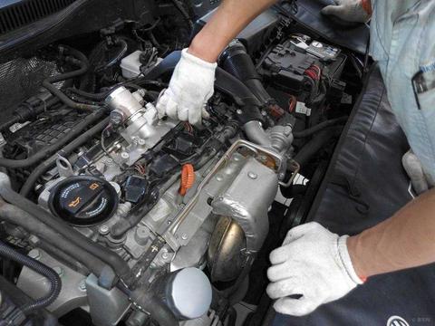 汽车出现什么情况，表明火花塞必须准备换？