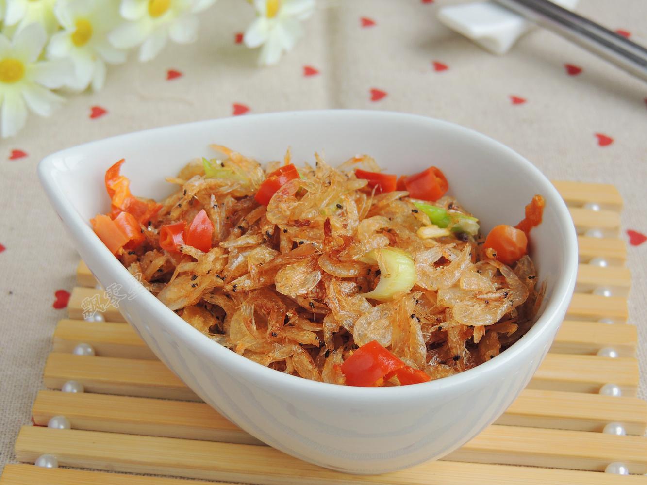 虾皮简单一炒, 比大鱼大肉还好吃, 鲜味十足, 孩子常吃还能长个儿