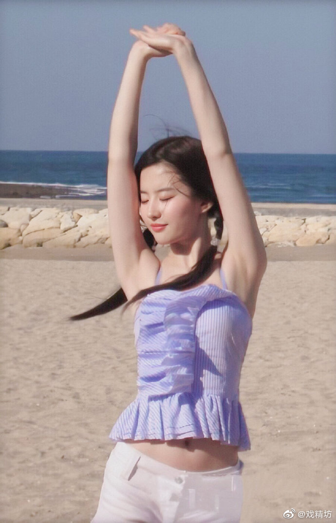 刘亦菲北京电影学院毕业照,好清纯一少女