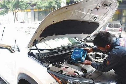 做汽车保养时是待在休息室还是去现场 这里告诉你答案