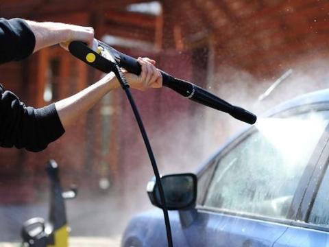 洗车后这项免费服务要拒绝，别以为是好事儿，许多车主都吃亏了！