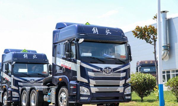 谁说中国没有卡车文化?看看解放jh6定制版涂装多漂亮!