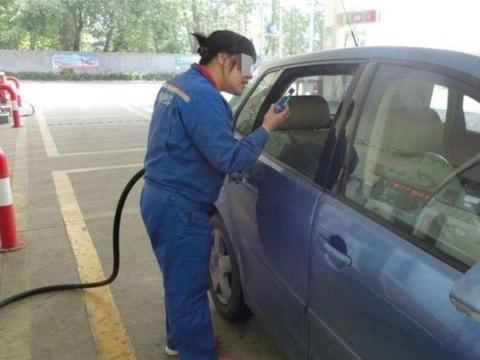 汽车使用燃油宝真的去积碳？老司机告诉你真相，不要加油时被坑