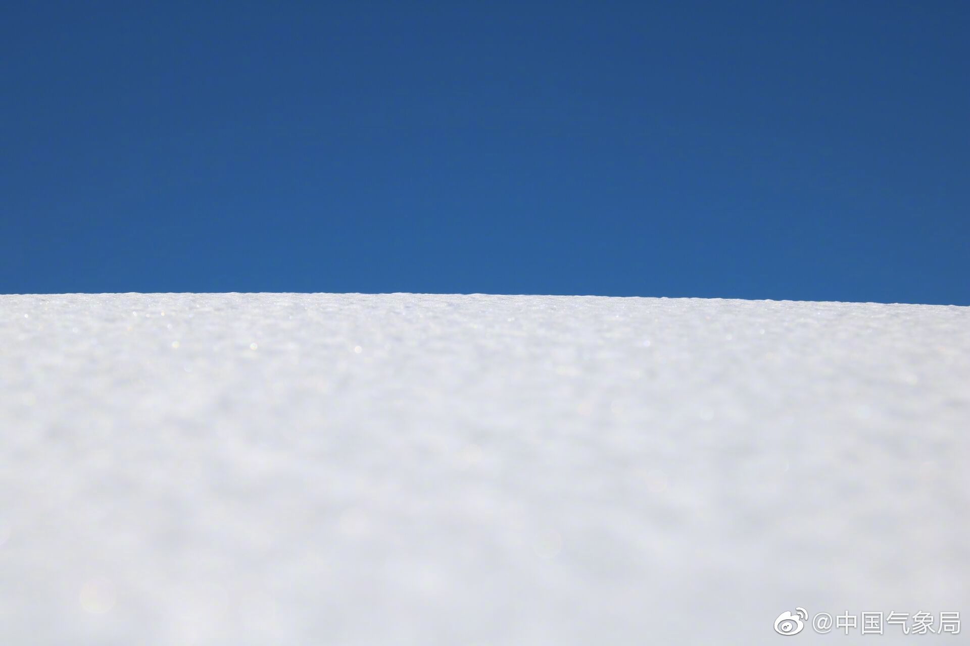 蓝天,白雪,早安.坐标丨河北崇礼云顶滑雪场图丨王旭海