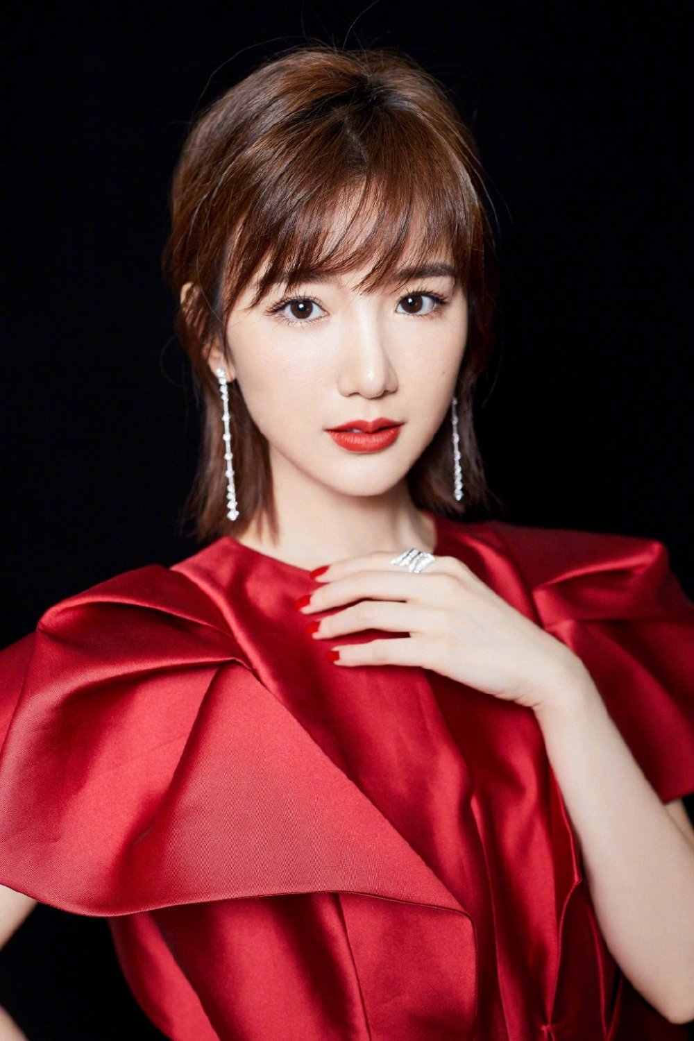 毛晓彤红色礼服性感红唇唯美气质写真集