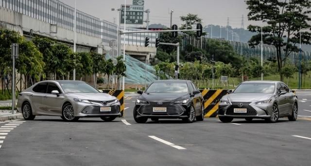 难分难解 对比亚洲龙双擎/凯美瑞双擎/ES200