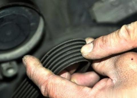 汽车上这个零件如果坏了，最好是到4S店换，别贪便宜去外面修！