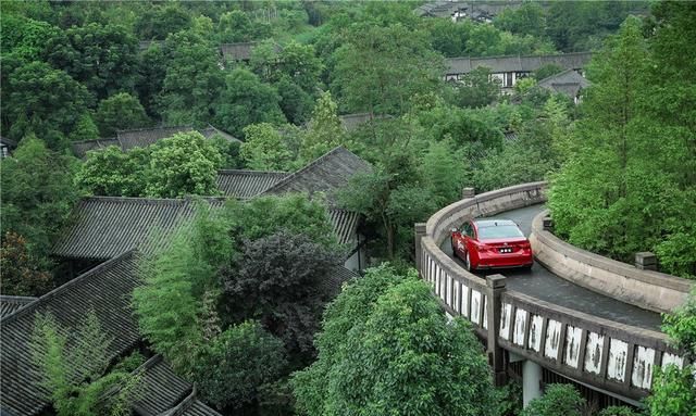 当凯美瑞车主试驾亚洲龙之后……