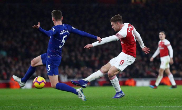 利物浦逆转击败水晶宫,曼联六连胜创历史,切尔