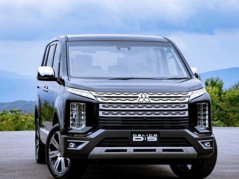 这台MPV，设计霸气空间又大，个性十足，还能越野