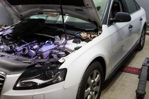 不管你开的车多少钱，这个地方要经常清理，动力强劲还省油！