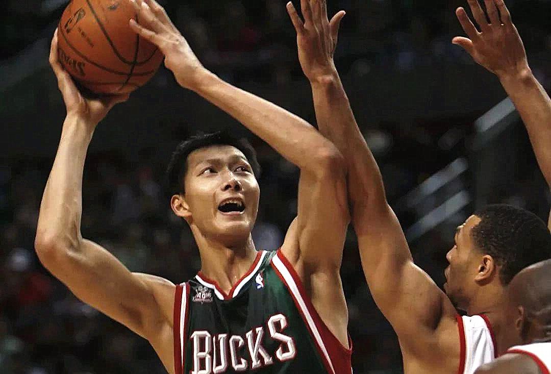 为何周琦不打NBA了?苏群说出了理由:和当初易建联离开湖人一样 图片