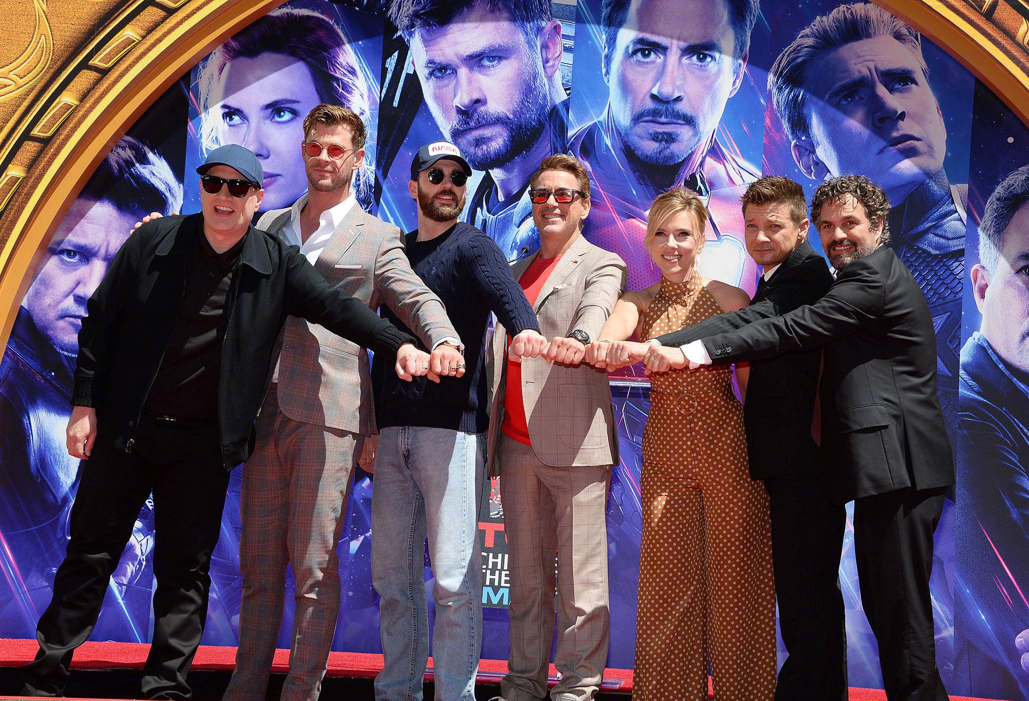 复联初代六人组与凯文·费奇在好莱坞中国剧院