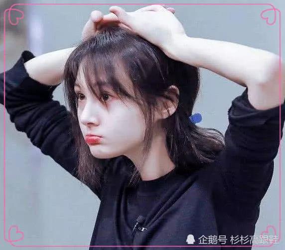 郑爽带替身妍妍出道,正脸曝光后,网友:男朋友都