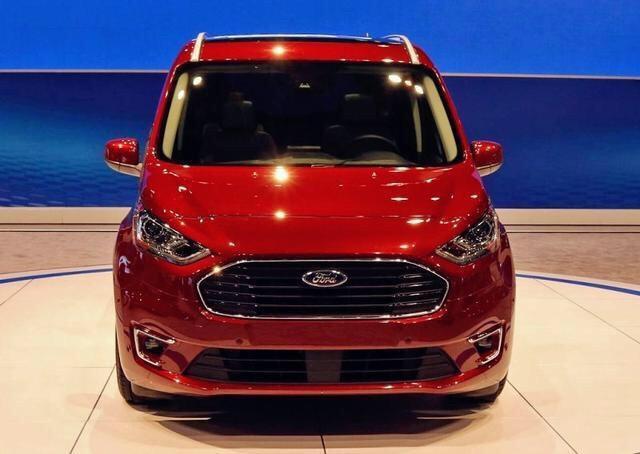 福特全新MPV很实在，配侧滑门+3种座椅布局，后排放倒变大床