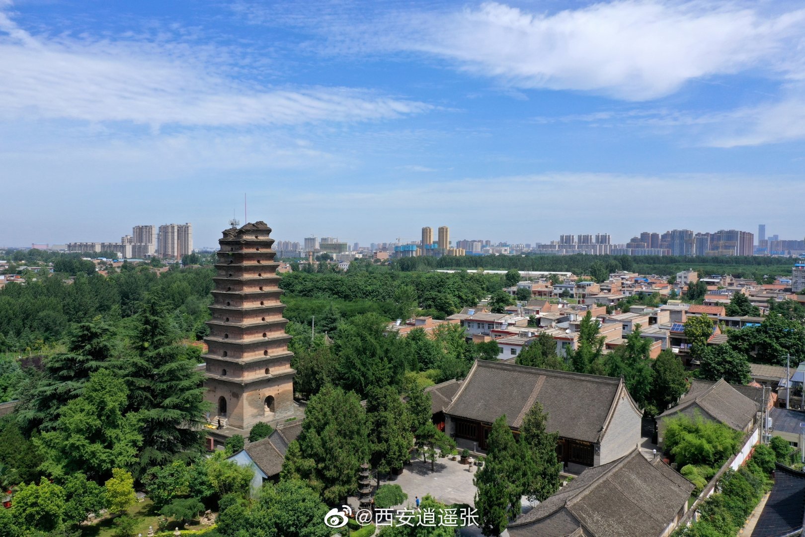 香积寺位于西安市长安区终南山子午谷正北,神禾原西畔