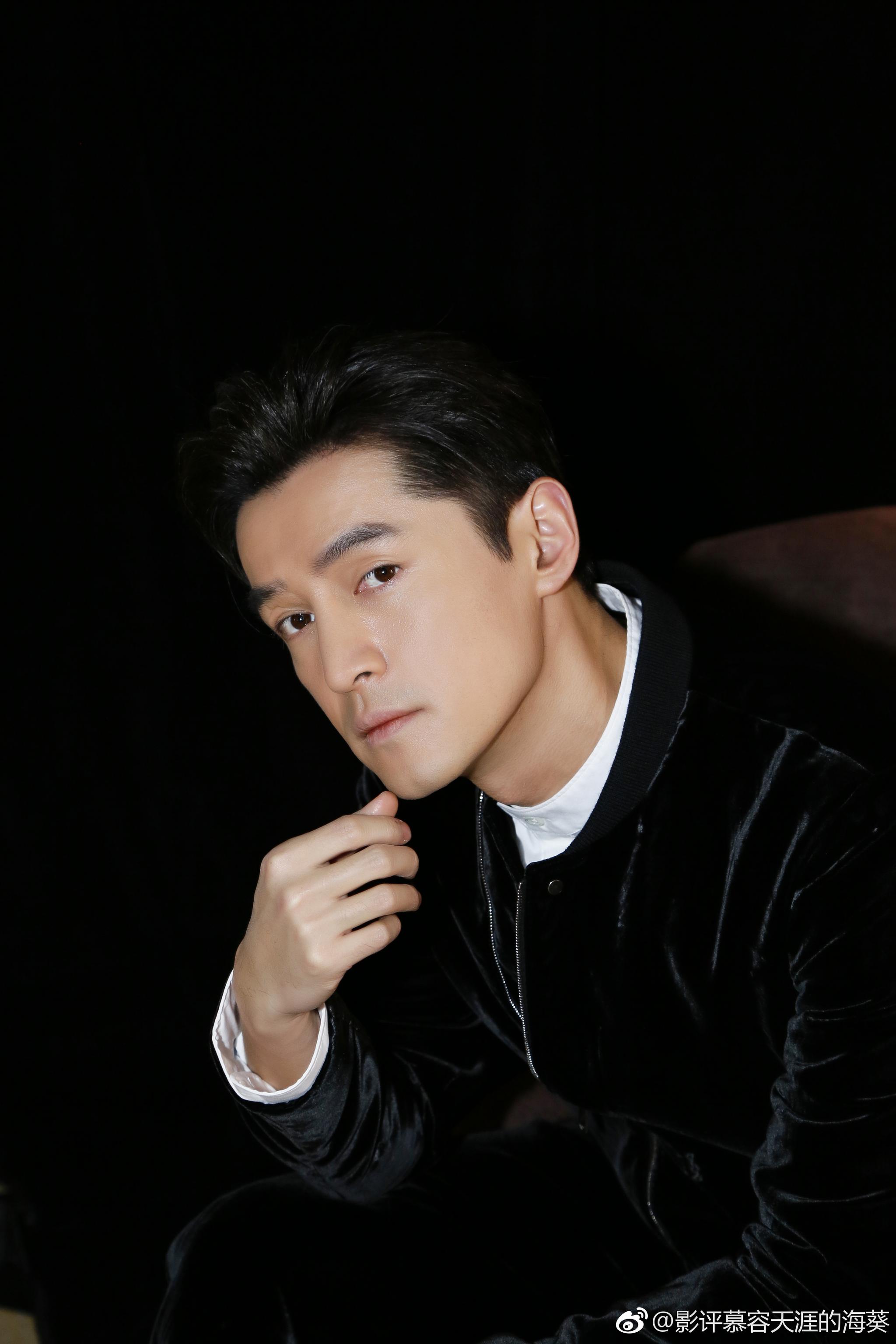 胡歌是保密局的吧,昨日出席活动,老胡这一身实