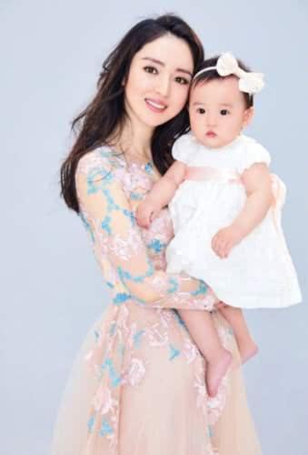 有种“遗传”叫董璇女儿,妈妈的高颜值一点也没浪费
